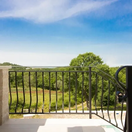 Mit Privatpool Fuer 8 Personen Ca 160 Qm In Golas, Istrien Istrische Riviera Holiday home *