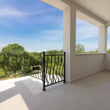 Mit Privatpool Fuer 8 Personen Ca 160 Qm In Golas, Istrien Istrische Riviera Holiday home Rovinj