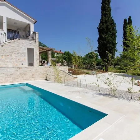 Mit Privatpool Fuer 8 Personen Ca 160 Qm In Golas, Istrien Istrische Riviera