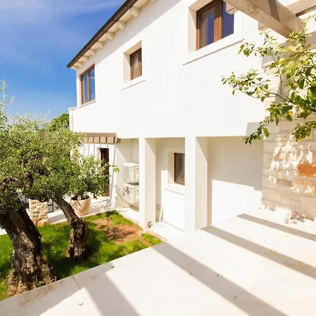 Mit Privatpool Fuer 8 Personen Ca 160 Qm In Golas, Istrien Istrische Riviera