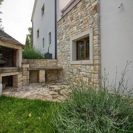 Mit Privatpool Fuer 8 Personen Ca 160 Qm In Golas, Istrien Istrische Riviera * Rovinj