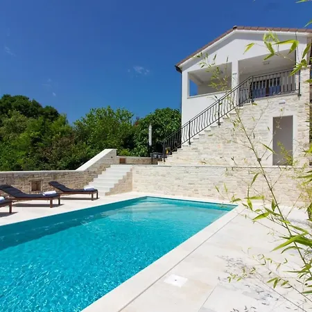 Mit Privatpool Fuer 8 Personen Ca 160 Qm In Golas, Istrien Istrische Riviera * Rovigno
